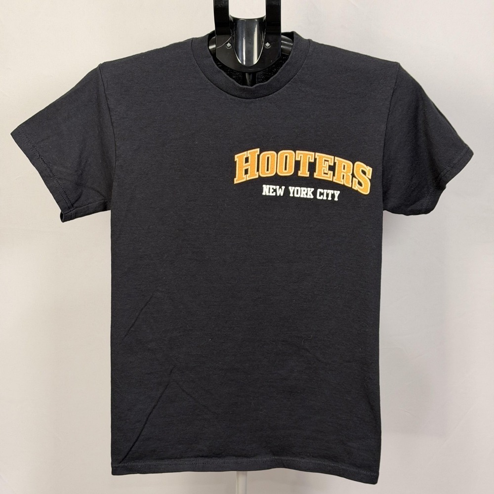 Hooters New York City Shirt Mens Small Graphic Restaurant Tee Delta Pro Weight